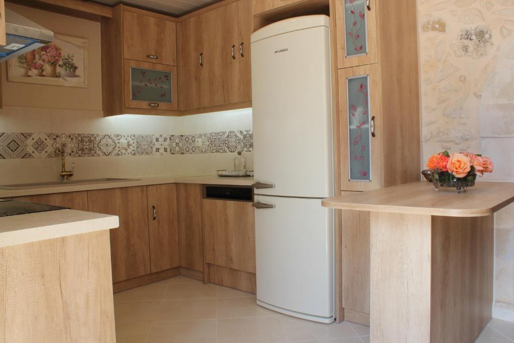Ioanna House room 1